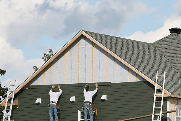 Professional Siding Installation technician working in Westport, WA